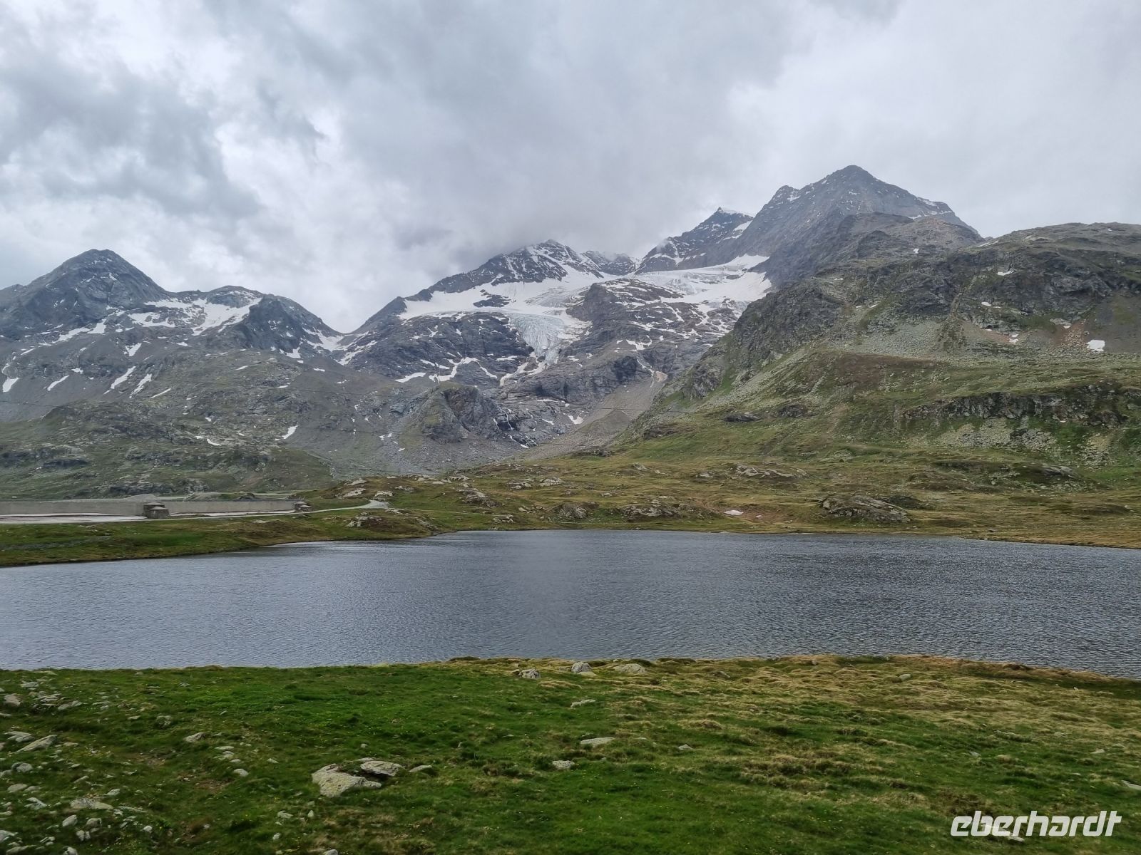Fahrt mit dem Bernina-Express... (Lej Nair - Schwarzer See)