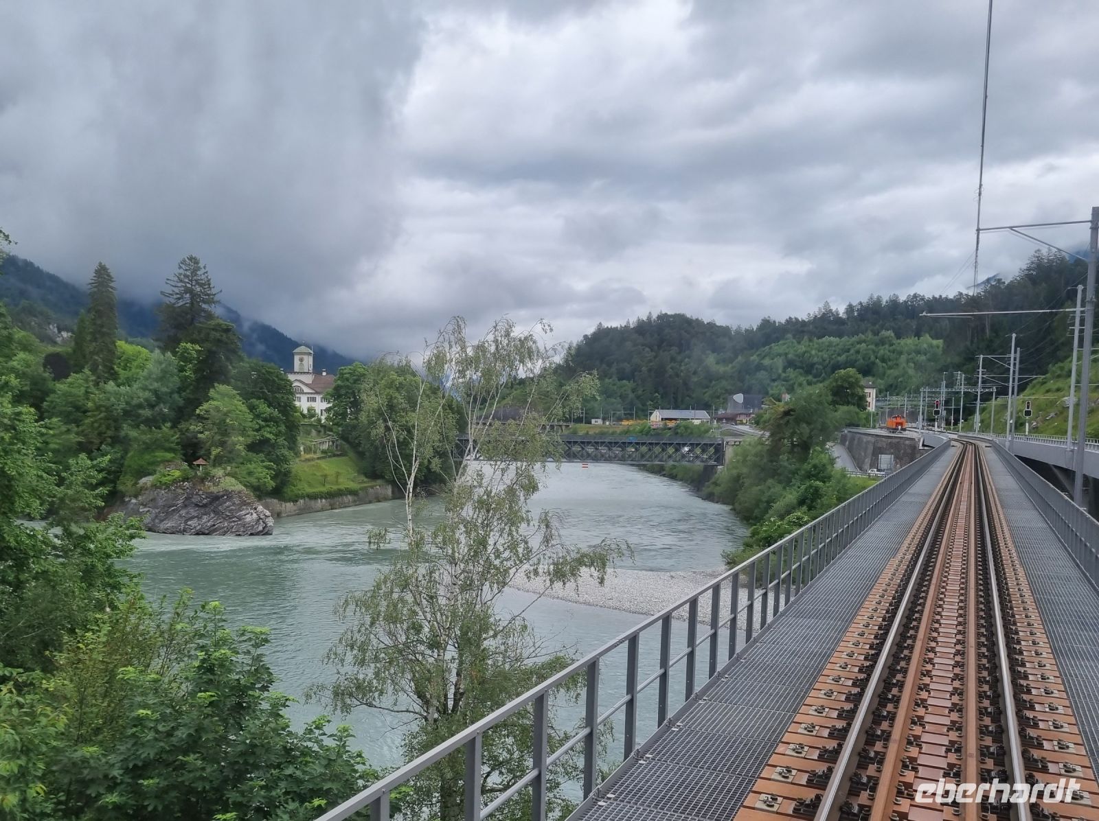 Fahrt mit dem Glacier-Express... (Reichenau)