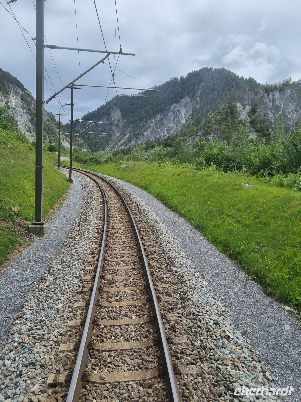 Fahrt mit dem Glacier-Express... (Tal des Vorderrheins)