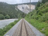 Fahrt mit dem Glacier-Express... (Tal des Vorderrheins - Rheinschlucht)