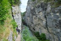 Zunächst geht es Bergab