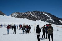 Blick aus dem Berg in den Schnee