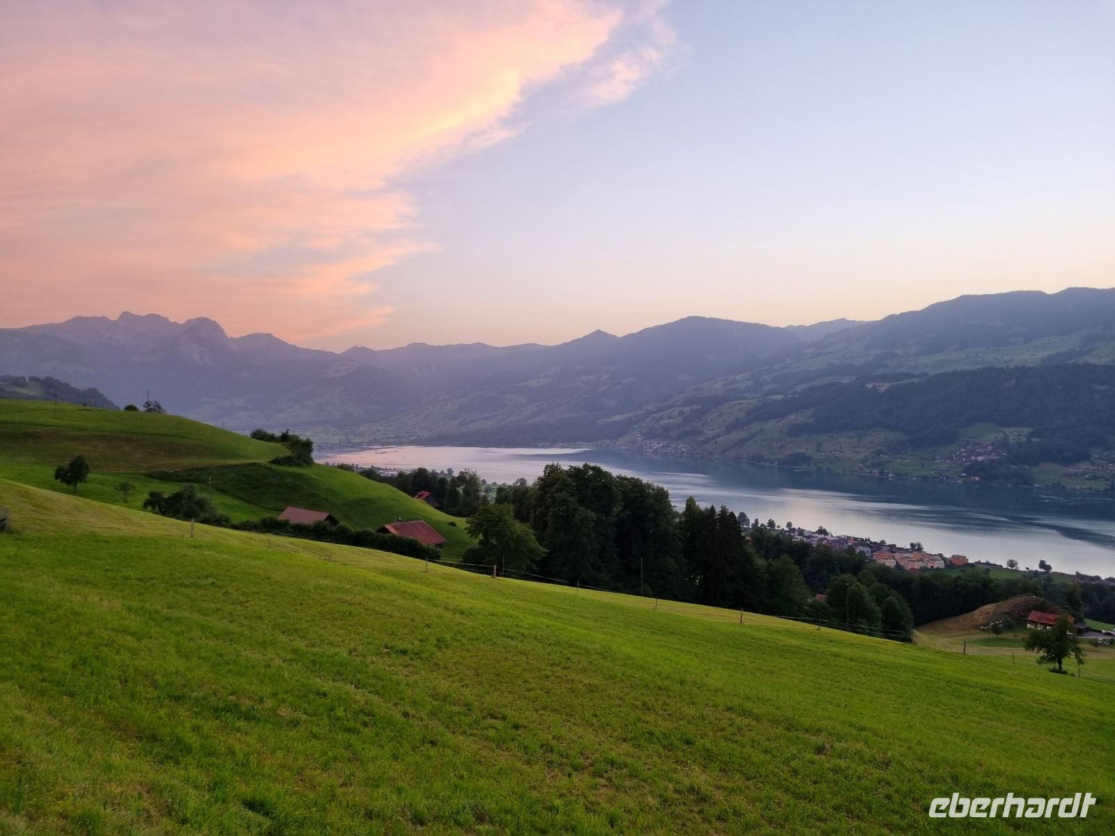 Abendstimmung in Flüeli-Ranft mit Blick auf den Sarner See
