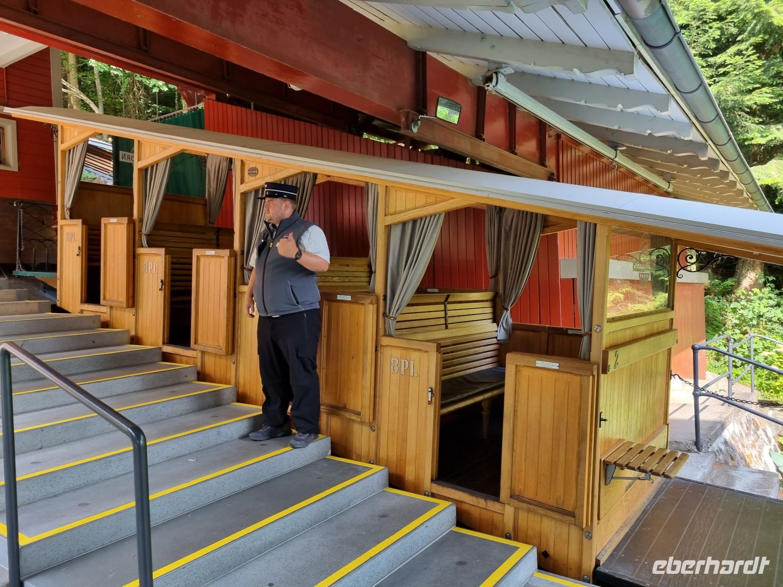 Stanserhorn - Nostalgische Standseilbahn zur Station 