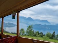 Fahrt mit der Rigi-Zahnradbahn von Vitznau auf Rigi-Kulm