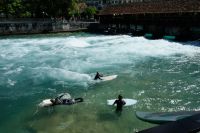 Verwegene Wassersportler