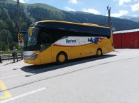 Mit dem Schweizer Bus fahren wir über den Grimsel Pass zurück zum Hotel