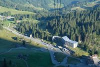 Blick aus der Kabine auf das Hotel