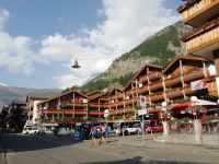 Am Bahnhofsplatz in Zermatt 