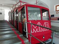 Die Standseilbahn bringt uns nach oben 