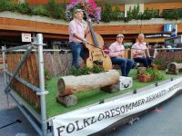 Folkloremusik auf dem Bahnhofsplatz