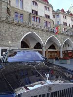 St. Moritz, Palace-Hotel mit standesgemäßer Servicelimousine
