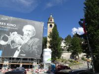 St. Moritz, Schiefer Turm mit Baustelle Kino