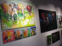 Galerie in Zermatt: wie eine französische Künstlerin Kühe sieht