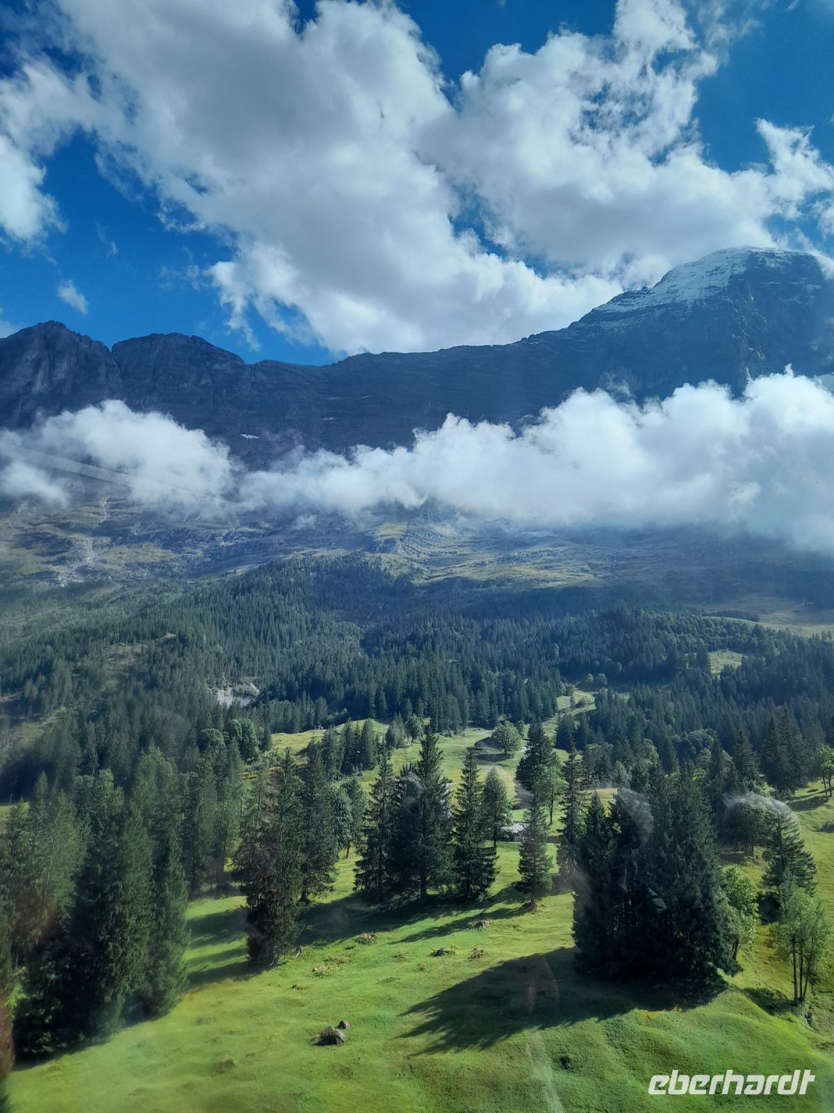 Talfahrt mit dem Eiger Express nach Grindelwald