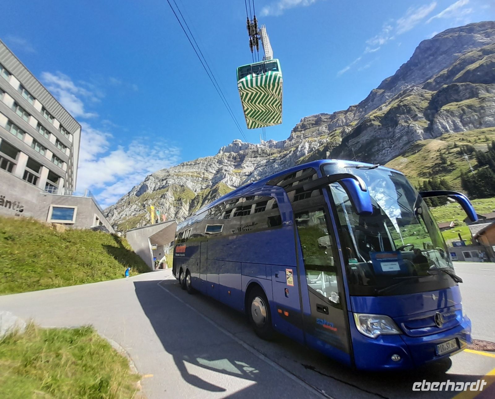 Eberhardt Reisebus mit Säntis und Schwebebahn