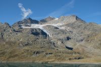Unbedeutender Gletscher über dem Lago Bianco