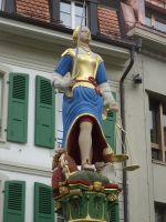 Brunnendetail von Justitia