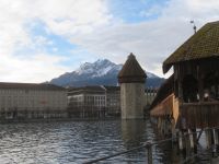 016 Luzern - Wasserturm der Kapellbrücke und Pilatus