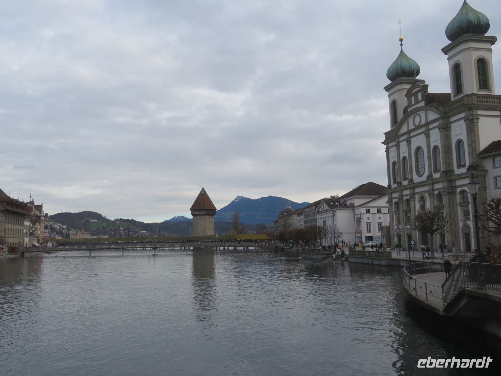 034 Luzern - Jesuitenkirche und Kapellbrücke