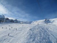 123 Männlichen - Skibetrieb auf einer der wenigen offenen Pisten