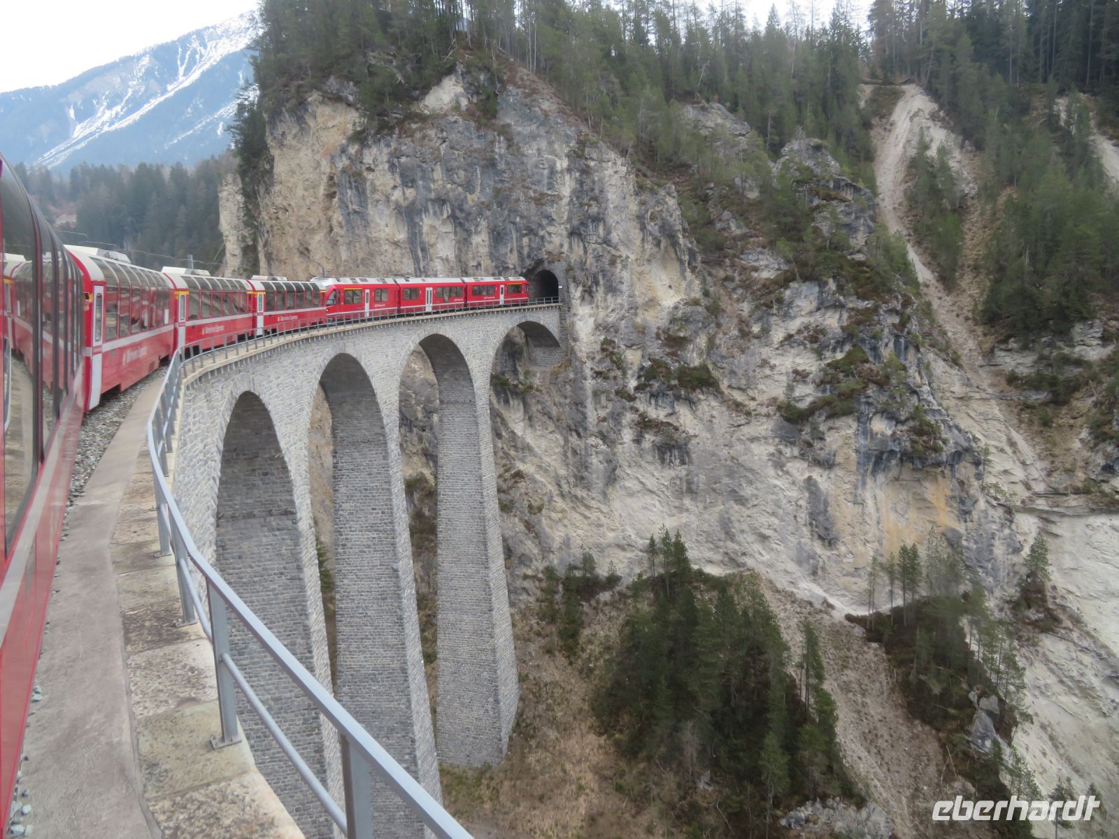 008 Fahrt mit dem Bernina-Express - Landwasserviadukt