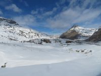 023 Fahrt mit dem Bernina-Express über den Berninapass und entlang des Lago di Bianco