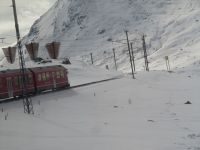 027 Fahrt mit dem Bernina-Express über den Berninapass und entlang des Lago di Bianco