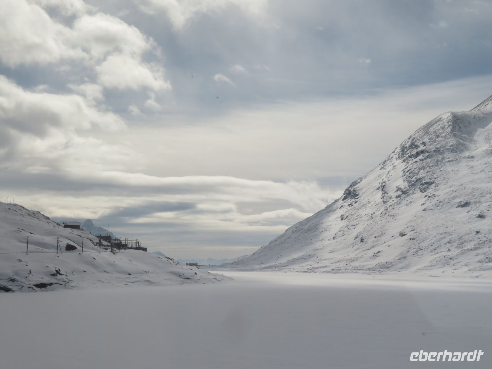 028 Fahrt mit dem Bernina-Express über den Berninapass und entlang des Lago di Bianco