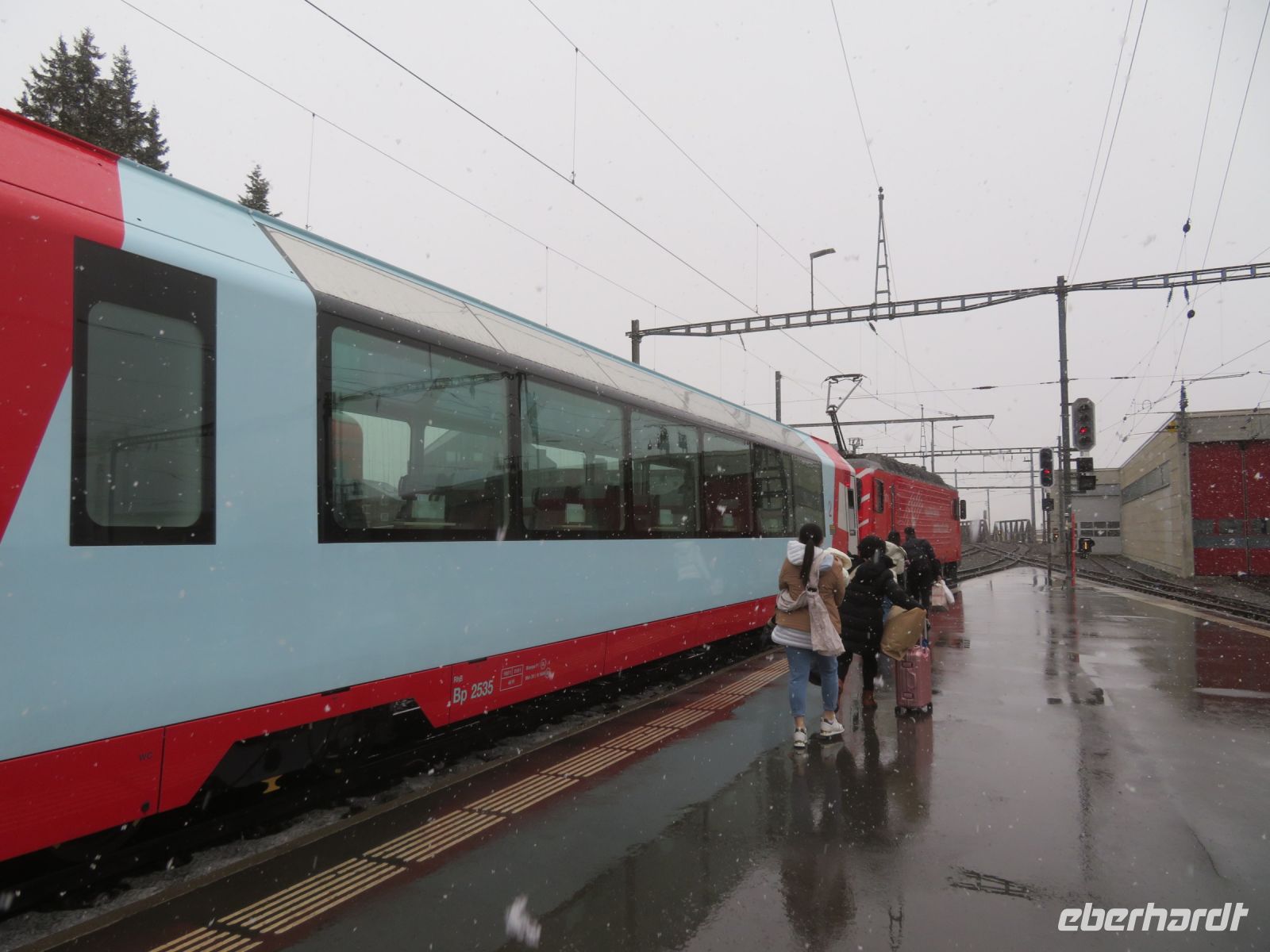 211 Fahrt mit dem Glacier-Express - Ankunft in Andermatt