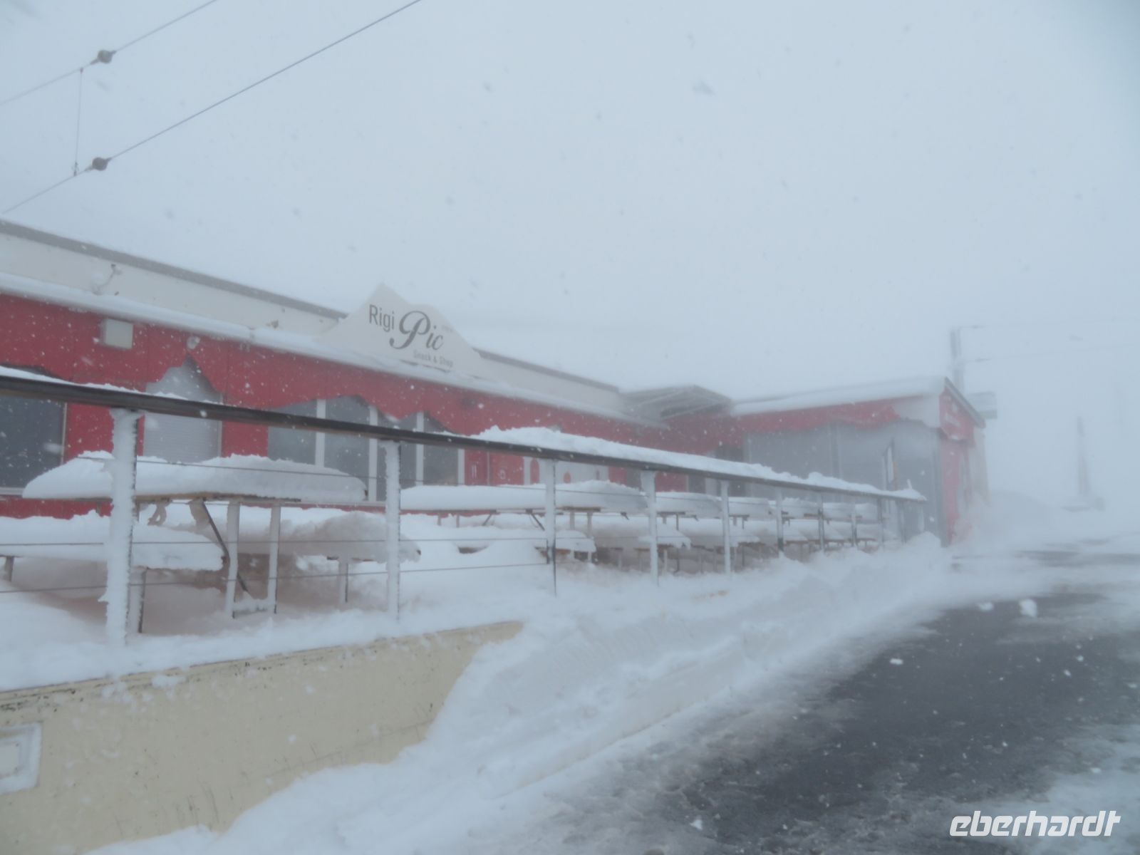 256 Auf der Rigi im Schneesturm