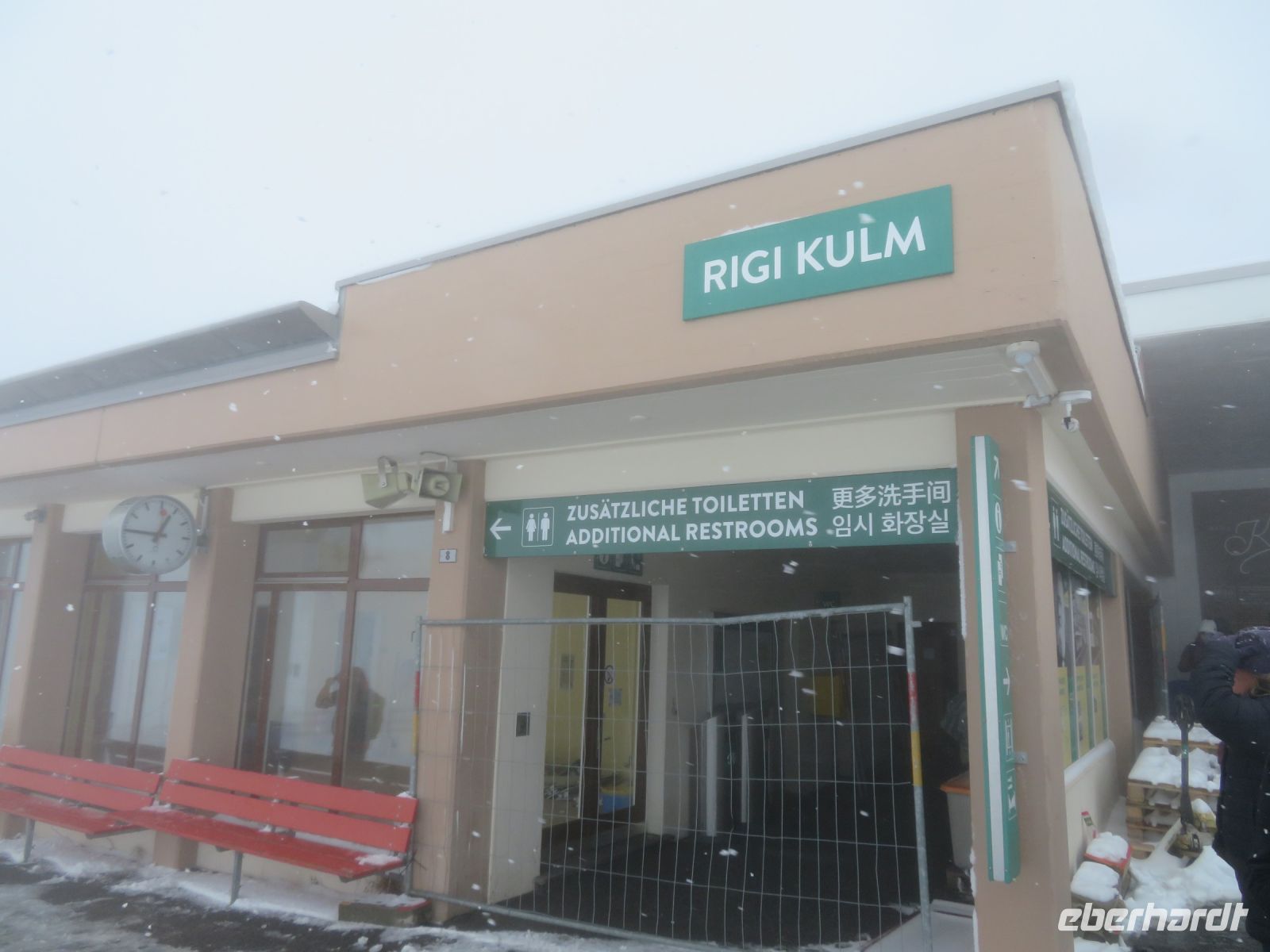 257 Auf der Rigi im Schneesturm