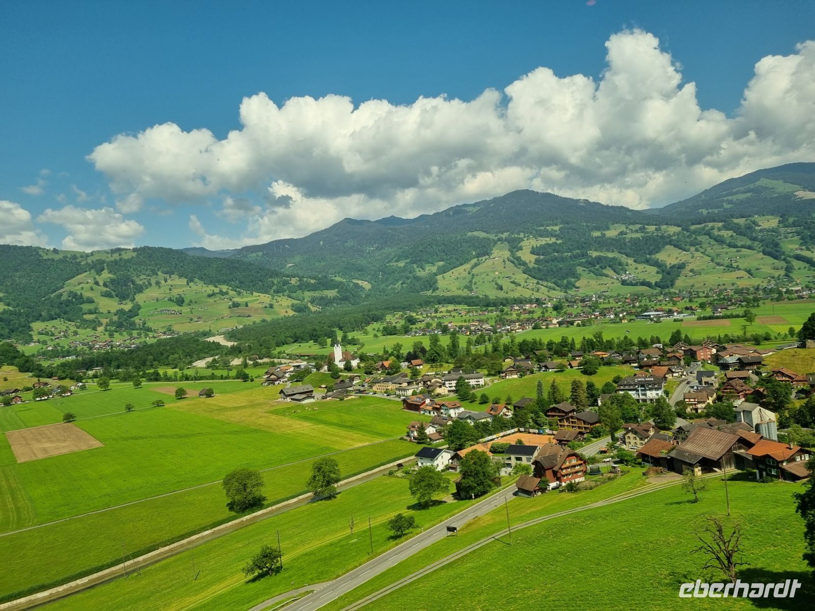 Fahrt mit dem Luzern-Interlaken Express... - Giswil