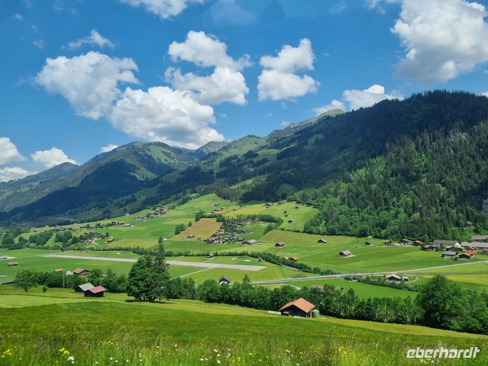 Fahrt mit dem GoldenPass Panoramic von Zweisimmen nach Montreux...