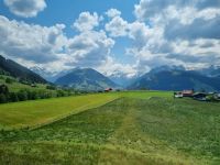 Fahrt mit dem GoldenPass Panoramic von Zweisimmen nach Montreux...
