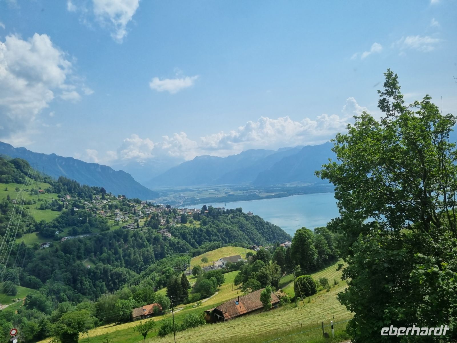 Fahrt mit dem GoldenPass Panoramic von Zweisimmen nach Montreux... - Blick zum Genfer See