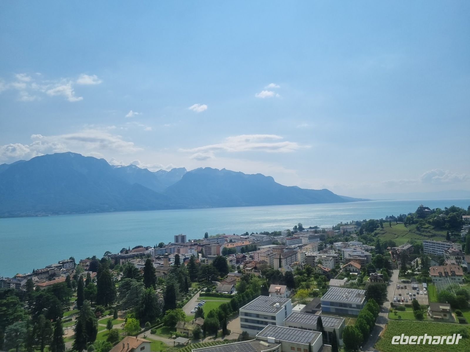 Fahrt mit dem GoldenPass Panoramic von Zweisimmen nach Montreux... - Blick zum Genfer See