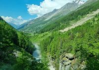 Zugfahrt von Visp nach Zermatt - Blick auf Täsch 