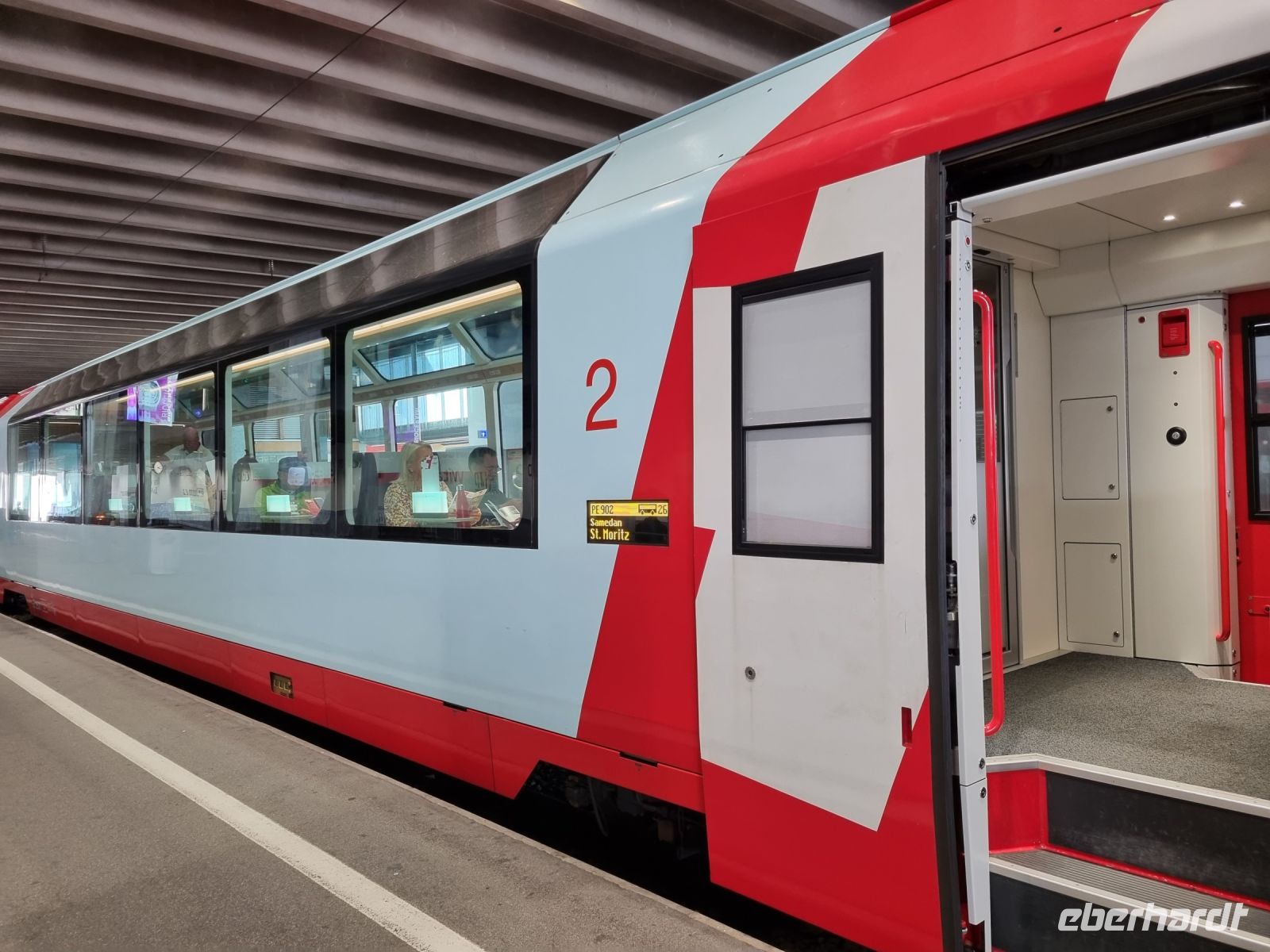 Fahrt mit dem Glacier-Express - Start am Bahnhof von Zermatt