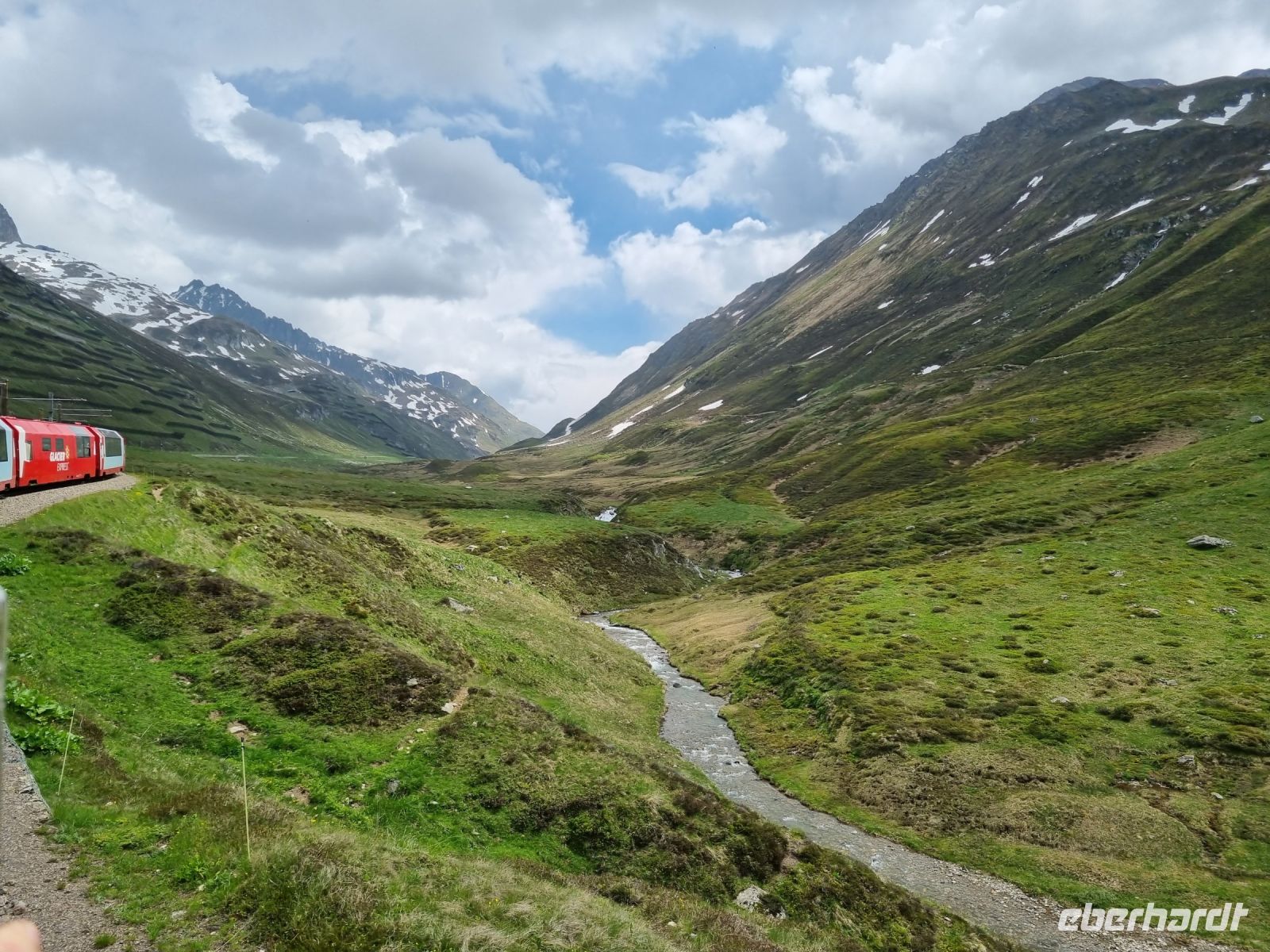 Fahrt mit dem Glacier-Express - von Andermatt hinauf zum Oberalppass...