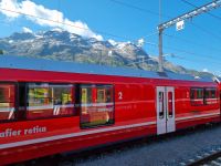 Bahnhof St. Moritz - Start mit dem Bernina-Express 