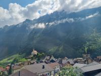 Fahrt mit dem Gotthard Panorama Express - Kirche von Wassen