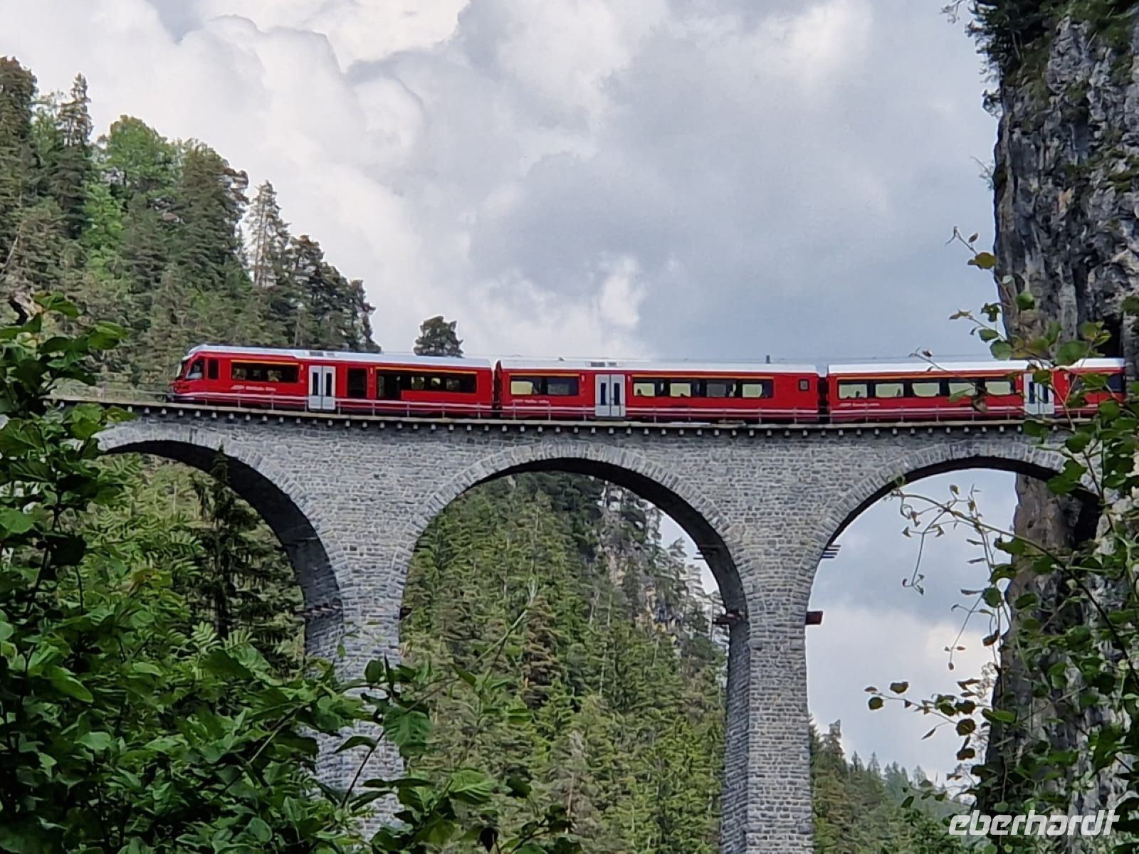 Landwasserviadukt mit Glacier Expressüberfahrt