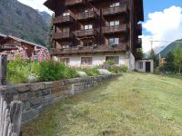 Zermatt-Vorgärtenpflege: Blumengarten u. Heuwiese