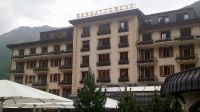 Spitzenhotellerie am Dorfplatz Zermatt...