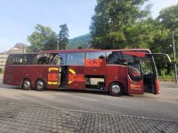 Bus der Firma Reichelt