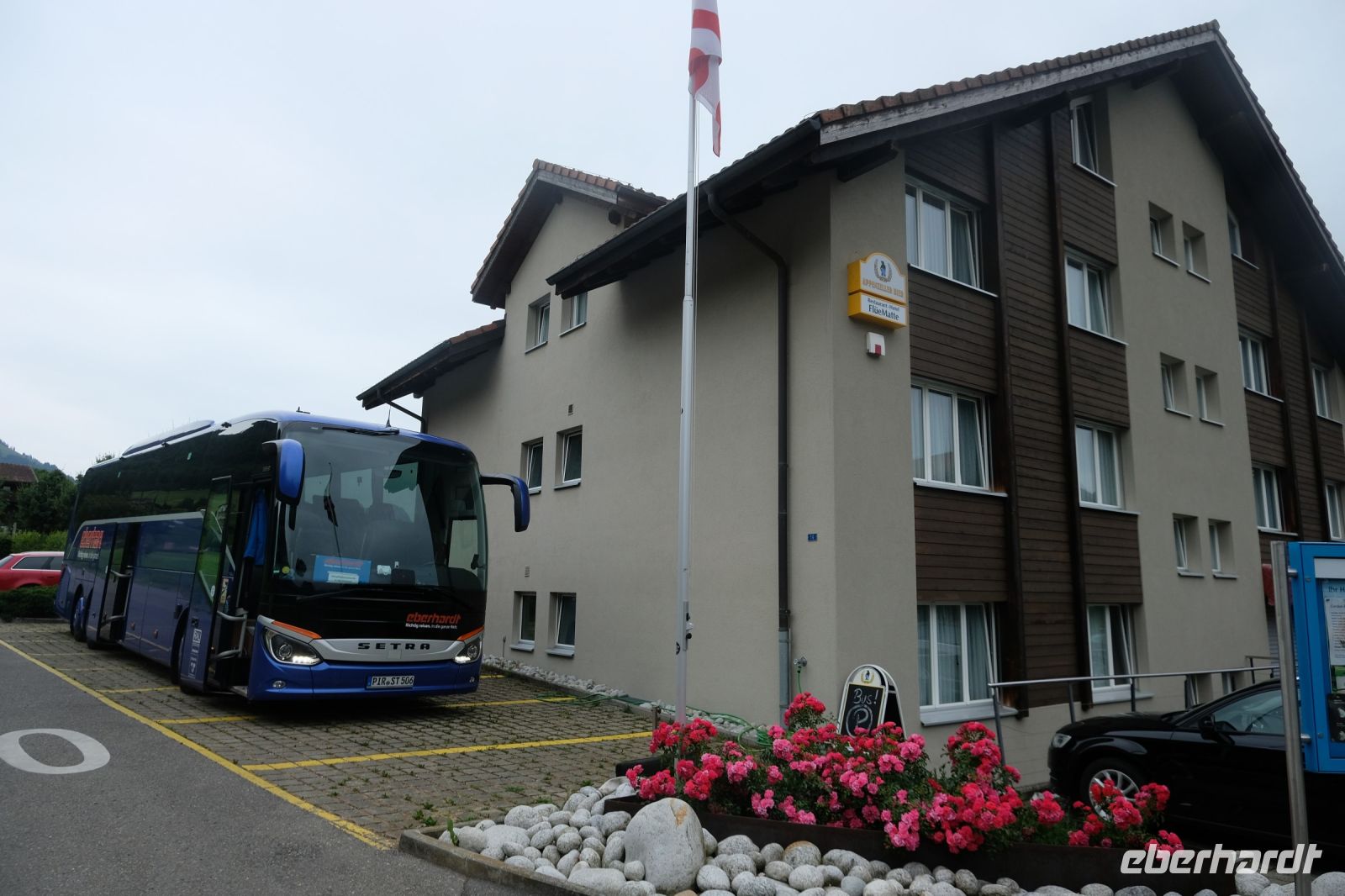 Nach langer Fahrt kann sich auch der Bus ausruhen