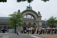 Das Eingangsportal des Bahnhofs