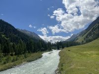 Schöne Aussichten haben wir von der Kutsche im Val Roseg
