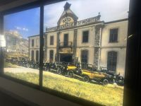 mittels KI wurden schwarz-weiß Bilder in Farbfotos umgewandelt, zu sehen in St. moritz